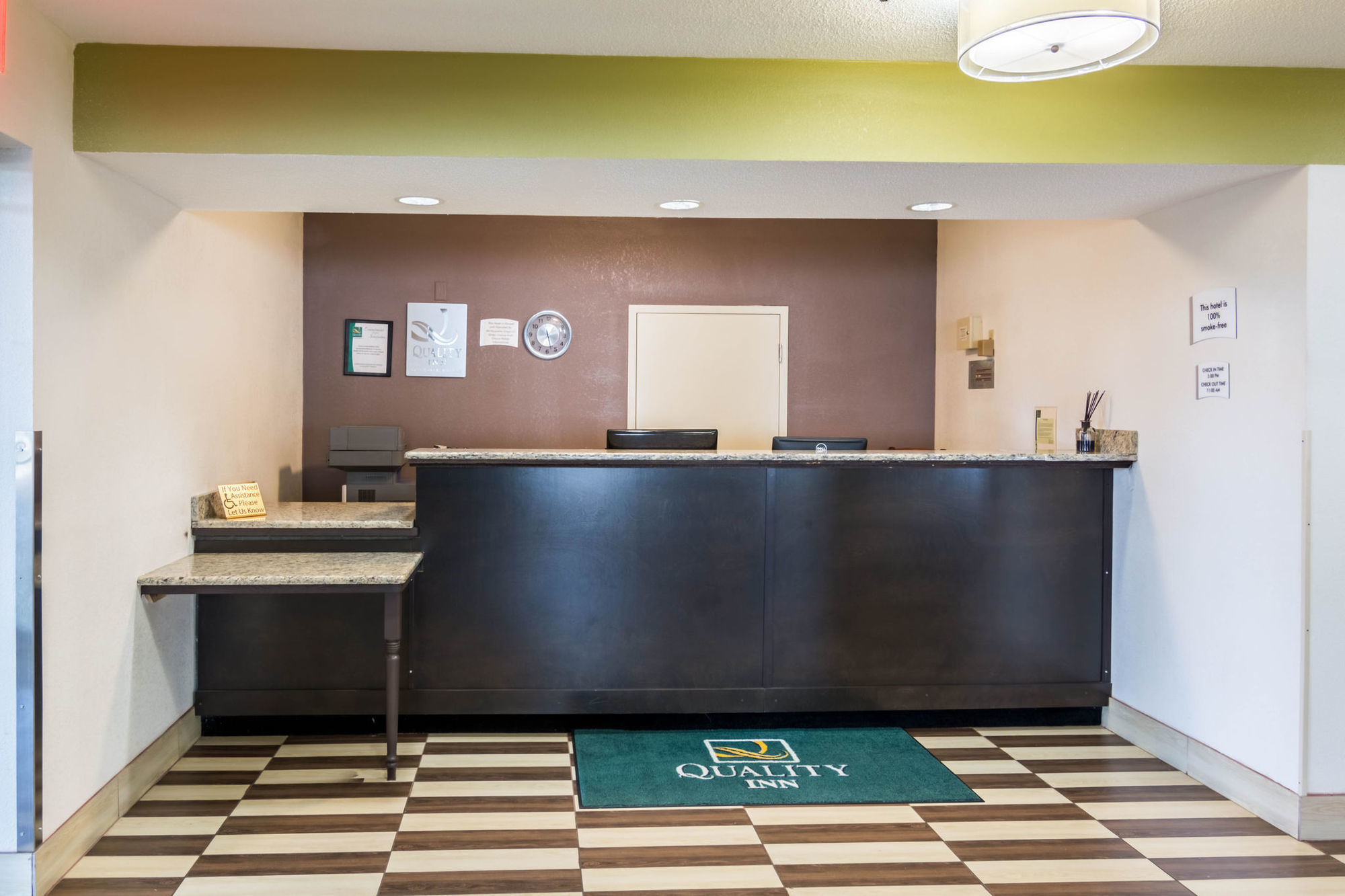 Quality Inn Warsaw Near Rappahannock River Beltér fotó